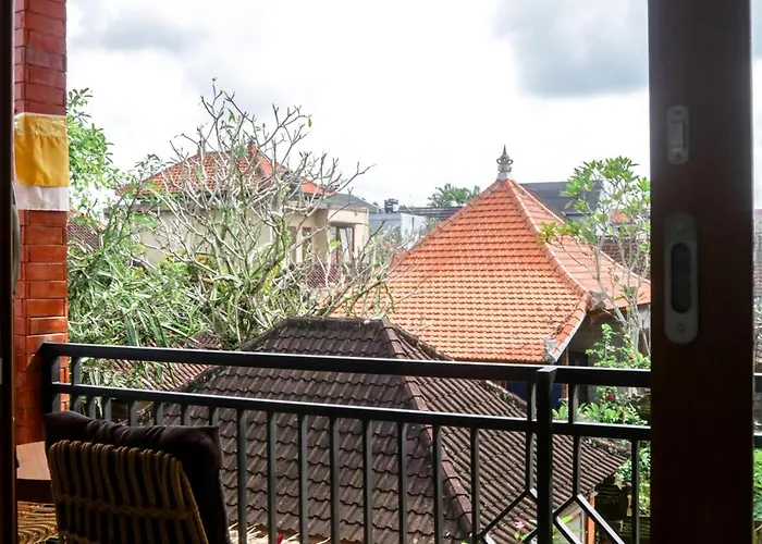 Taman Cahaya ゲストハウス 3*